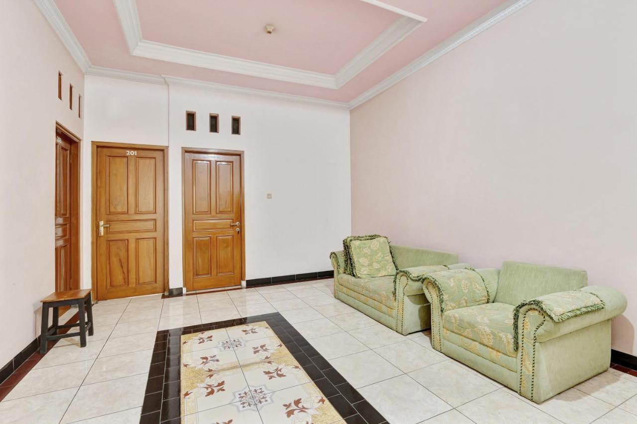 Hotel Wisma Ck Kebumen Екстериор снимка